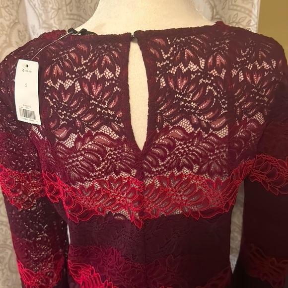 NWT Bananna Republic ombré lace sleeve top/blouse. Burgundy/pink size Small - Picture 3 of 6